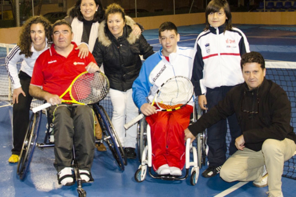 Roberto Chamizo gana el primer torneo de tenis en silla del ao en Almucar ante Carlos Pina