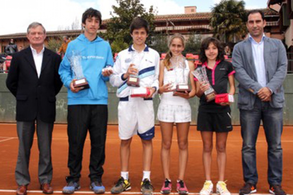 Rafael Izquierdo y Carlota Molina se llevan el Trofeo Albert Costa Sub13 en Lleida