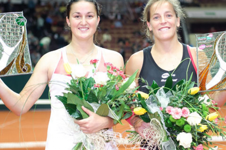 Lara Arruabarrena y Lourdes Domínguez ganan su primer título de dobles en Katowice Lara Arruabarrena y Lourdes Domínguez ganan su primer título de dobles en Katowice