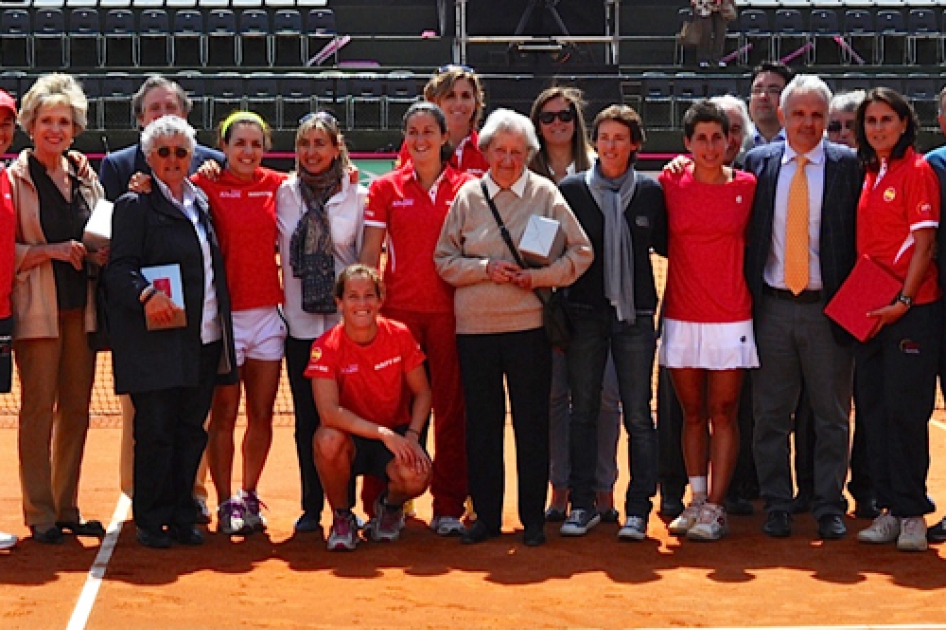 Homenaje a las jugadoras del primer equipo espaol de Fed Cup