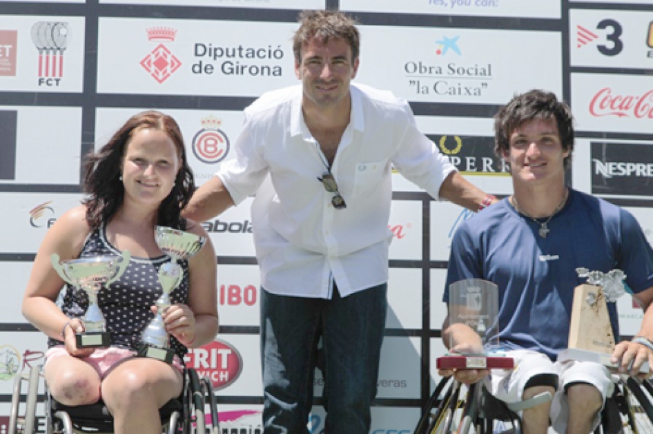 Triunfos de Gustavo Fernndez y Aniek Van Koot en el Memorial Santi Silvas de tenis en silla