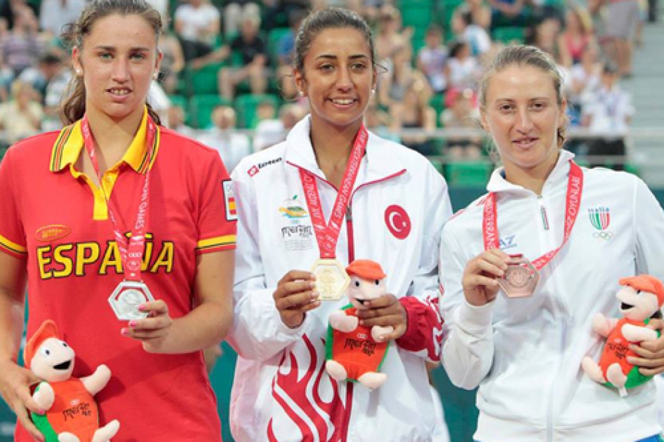 Sara Sorribes se cuelga la medalla de plata en los Juegos del Mediterrneo de Mersin