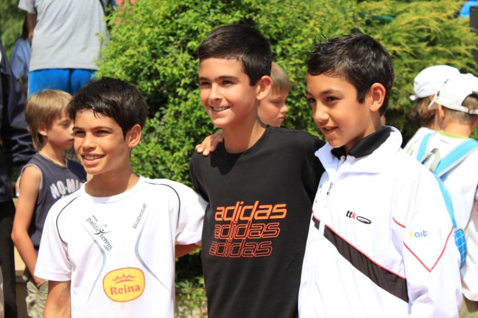 Alejandro Turriziani supera a Carlos Alcaraz en la primera final espaola de la Smrikva Bowl benjamn