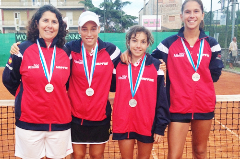 La seleccin infantil femenina acaba subcampeona de la Europa Cup 