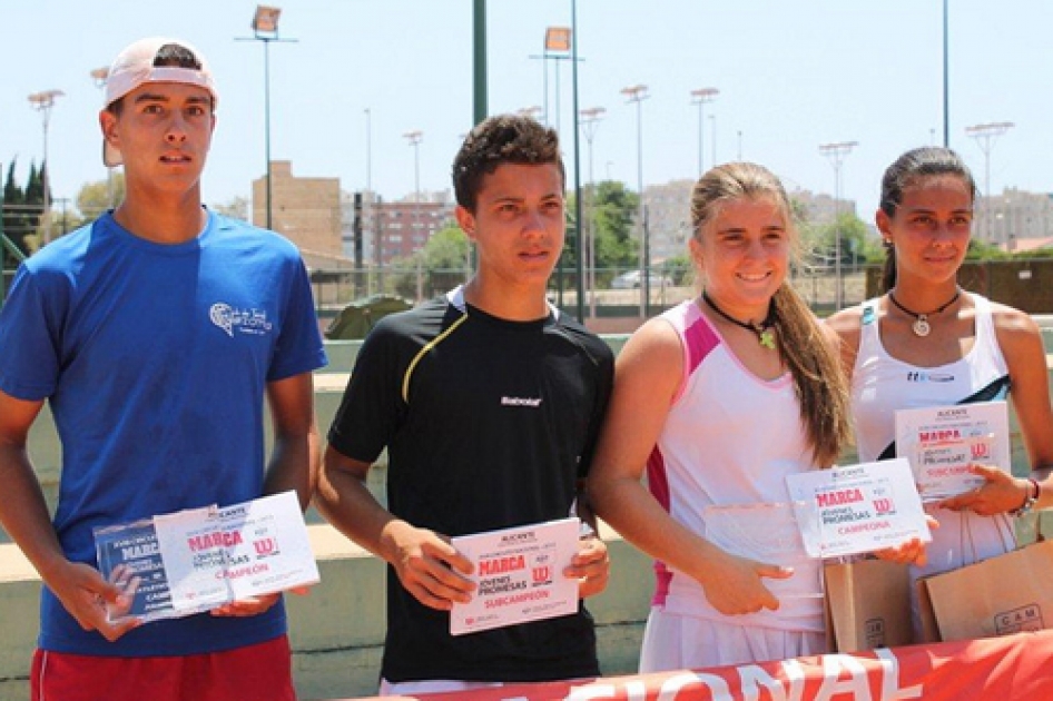 Victorias de lvaro Alczar y Estela Prez-Somarriba en el torneo Marca de Alicante