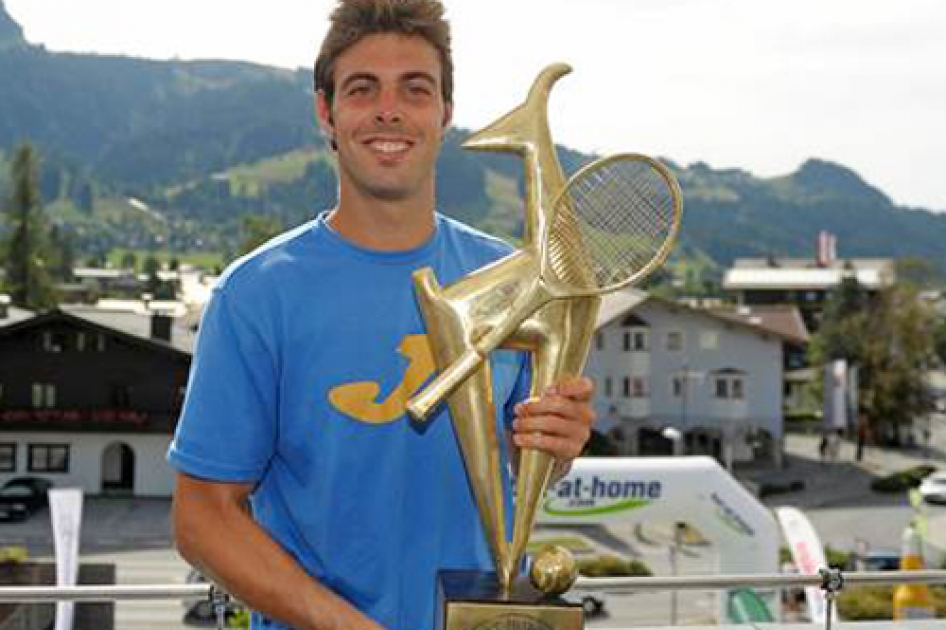 Marcel Granollers conquista su cuarto ttulo en Kitzbhel tras remontar ante Juan Mnaco