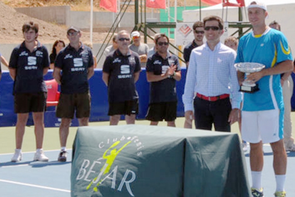 Jos Checa se lleva el primer Futures de Bjar ante Andrs Artuedo