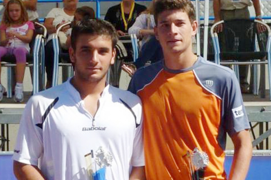 Oriol Roca conquista su primer título profesional en Getafe ante David Vega Oriol Roca conquista su primer título profesional en Getafe ante David Vega