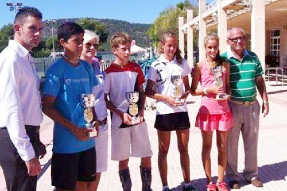 Sergio Ingls y Carlota Molina se llevan la victoria en el segundo internacional sub14 de Magaluf