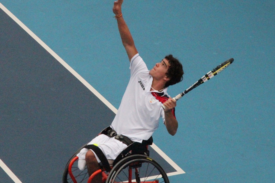 Semifinales de Daniel Caverzaschi en Canad y de Lola Ochoa en Francia