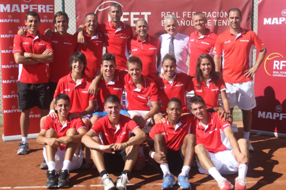 Jos Luis Escauela y Albert Costa visitan al Grupo de Competicin de la RFET en su nueva temporada