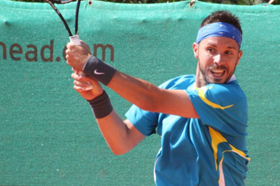 Jos Checa supera a Roberto Carballs en la final del Futures de Sabadell