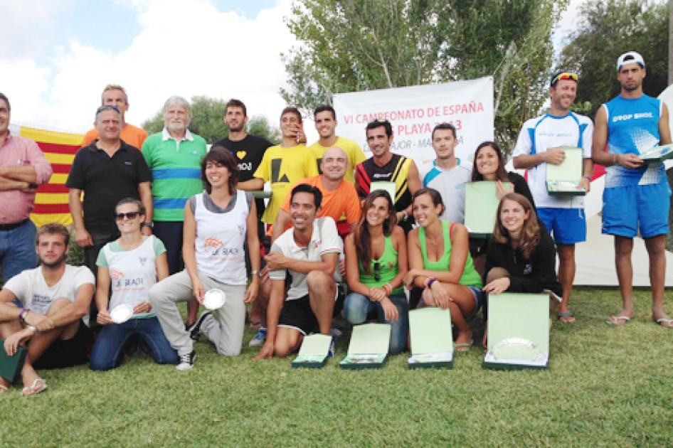 Los favoritos cumplen en el Campeonato de Espaa de Tenis Playa en Mallorca