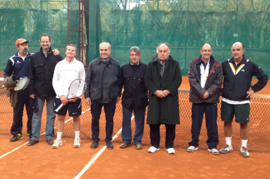 El CC Villa de Madrid se proclama Campen de Espaa Masculino +50  ante el Stadium Casablanca