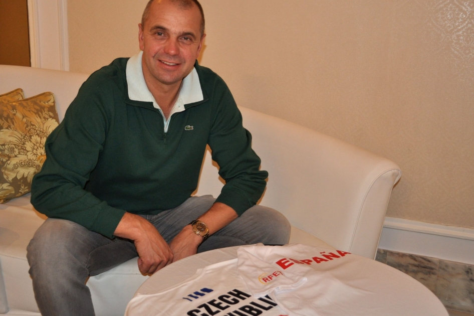 Vladimir Safarik, capitán checo en la reciente final de la Davis, visita Sevilla para preparar la Fed Cup