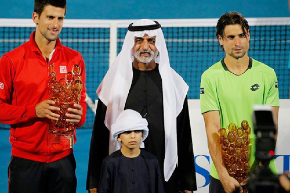 Ferrer cede ante Djokovic en la final del torneo de exhibición de Abu Dhabi Ferrer cede ante Djokovic en la final del torneo de exhibición de Abu Dhabi