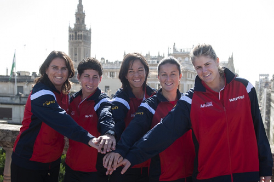Carla Suárez y Tita Torró abrirán la eliminatoria de Fed Cup ante una Rep. Checa con bajas Carla Suárez y Tita Torró abrirán la eliminatoria de Fed Cup ante una Rep. Checa con bajas