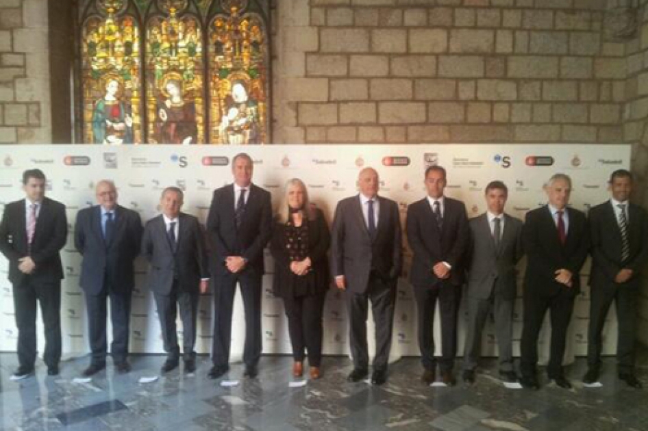 José Luis Escañuela aboga por el diálogo en Cataluña en la presentación del Godó José Luis Escañuela aboga por el diálogo en Cataluña en la presentación del Godó
