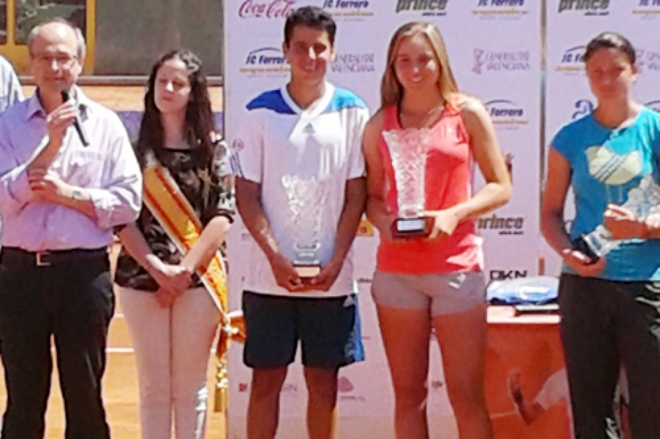 Jaume Antoni Munar y Paula Badosa se llevan el internacional júnior de Villena Jaume Antoni Munar y Paula Badosa se llevan el internacional júnior de Villena