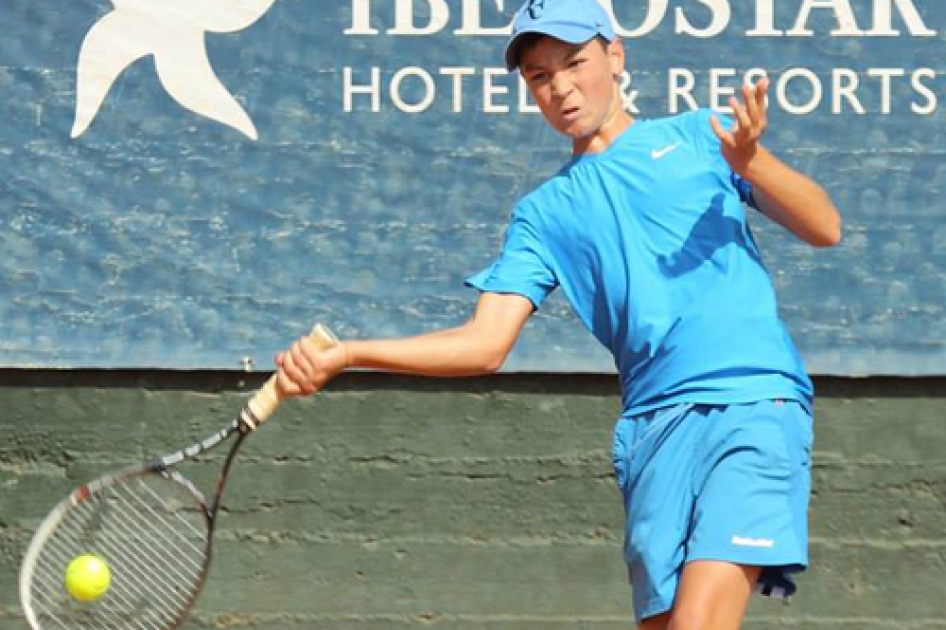 Matías Montañés supera a Diego Barreto en el internacional alevín de Mallorca Matías Montañés supera a Diego Barreto en el internacional alevín de Mallorca