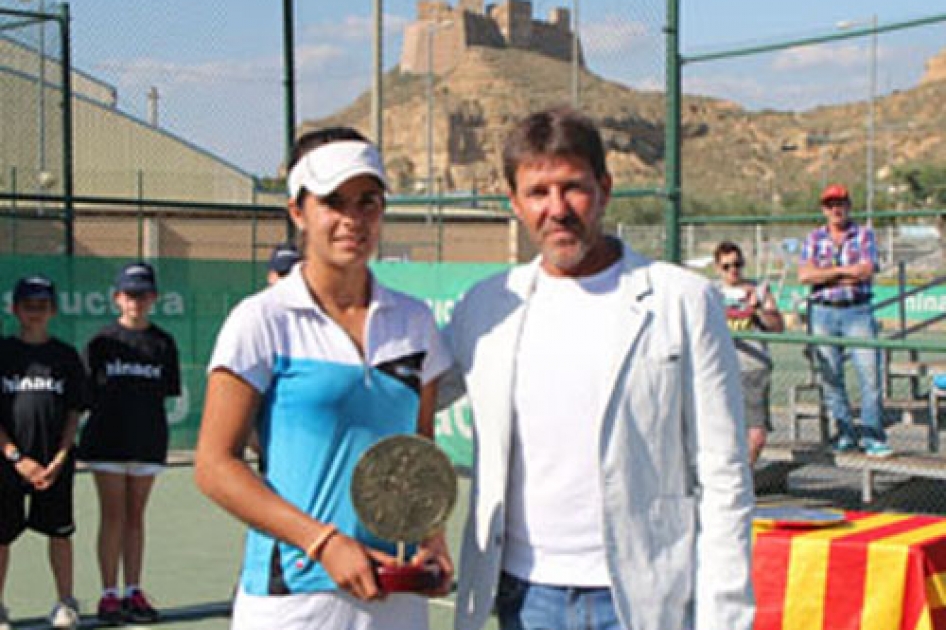 Mª José Luque juega su primera final profesional en Monzón Mª José Luque juega su primera final profesional en Monzón