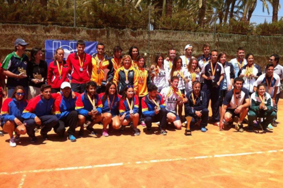 Adrin Menndez y Arabela Fernndez cumplen en el Campeonato de Espaa Universitario