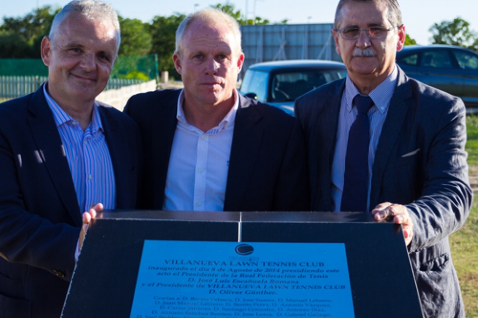 Escañuela inaugura en Puerto Real el Villanueva Lawn Tennis, el “Wimbledon“ del sur Escañuela inaugura en Puerto Real el Villanueva Lawn Tennis, el “Wimbledon“ del sur