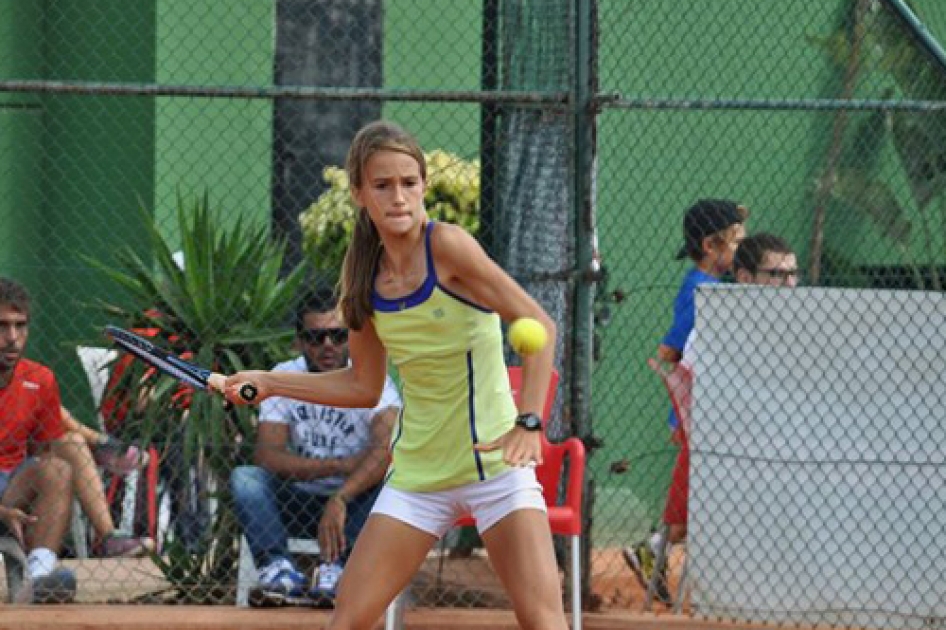 Victoria de Marta Custic y final de Ana Lantigua en el circuito juvenil europeo Victoria de Marta Custic y final de Ana Lantigua en el circuito juvenil europeo