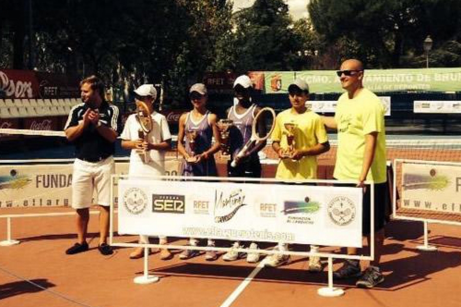 El Master de Tenis alevín celebrado en Brunete, primer escalón de la colaboración a largo plazo entre la RFET y la Fundación El Larguero El Master de Tenis alevín celebrado en Brunete, primer escalón de la colaboración a largo plazo entre la RFET y la Fundación El Larguero