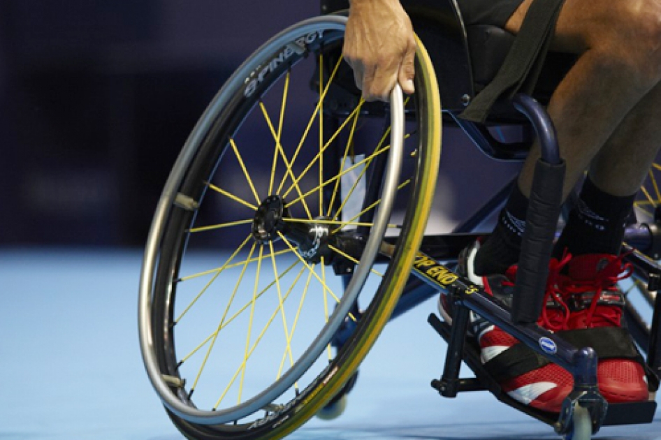 Continúan las conversaciones para la integración del tenis en silla de ruedas