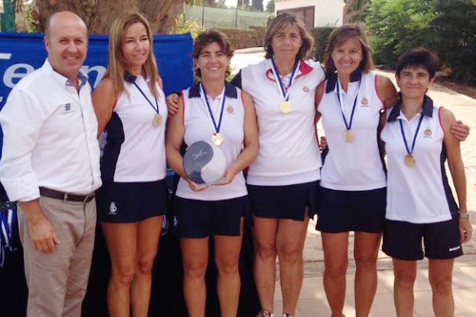 Ttulo europeo para el equipo femenino +40 del RCT Barcelona y subcampeonato del femenino +50 del CC Villa de Madrid