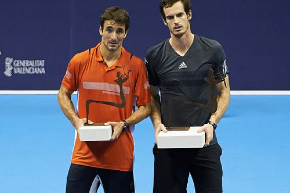 Robredo cede la final del Valencia Open 500 ante Murray tras disponer de cinco bolas de partido