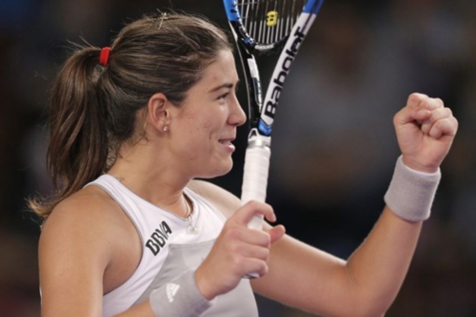 España iguala la Fed Cup ante Rumanía gracias a la victoria de Garbiñe Muguruza en su debut España iguala la Fed Cup ante Rumanía gracias a la victoria de Garbiñe Muguruza en su debut