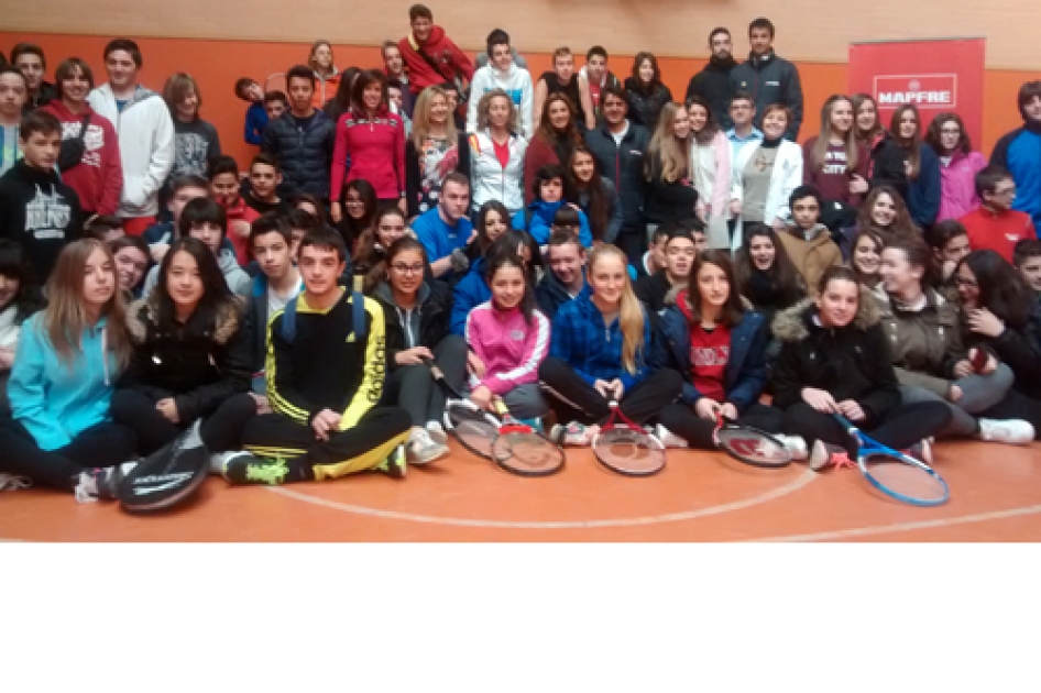 Gala León imparte un clinic a más de 100 alumnos del instituto Don Pelayo, en Villalbilla Gala León imparte un clinic a más de 100 alumnos del instituto Don Pelayo, en Villalbilla