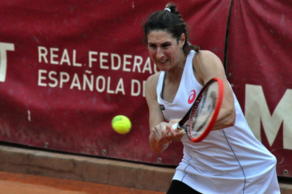 Estrella Cabeza accede a segunda ronda tras superar bola de partido en contra Estrella Cabeza accede a segunda ronda tras superar bola de partido en contra