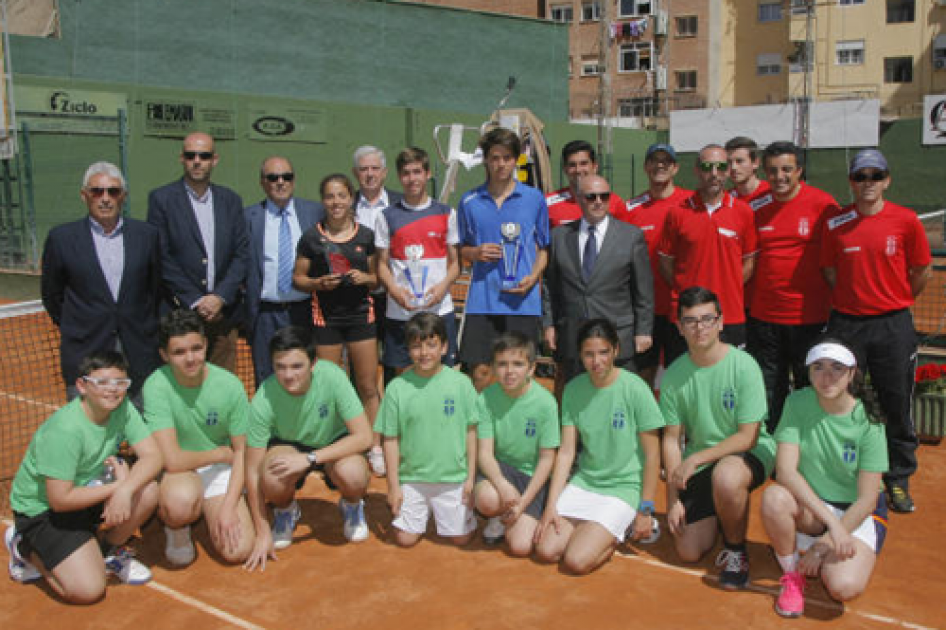 Alejandro Vedri y Paula Arias conquistan el torneo nacional sub’15 “Asamblea Regional de Murcia” Alejandro Vedri y Paula Arias conquistan el torneo nacional sub’15 “Asamblea Regional de Murcia”