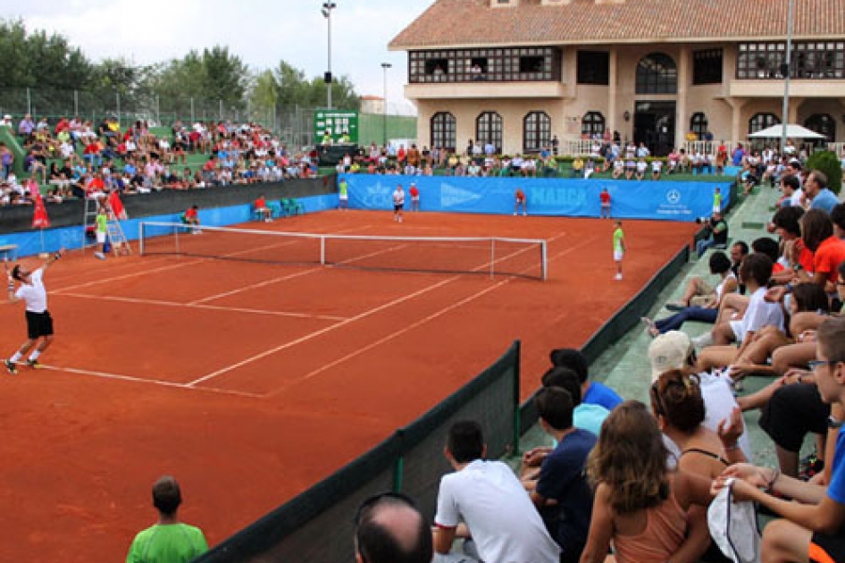 Conchita Martínez y Fernández Ladreda asistirán hoy a la conmemoración del 50 aniversario del Club de Tenis Albacete Conchita Martínez y Fernández Ladreda asistirán hoy a la conmemoración del 50 aniversario del Club de Tenis Albacete