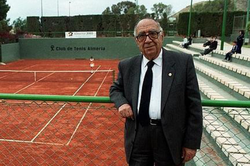 Fallece a los 90 años Pepe Salamanca, titán del tenis almeriense Fallece a los 90 años Pepe Salamanca, titán del tenis almeriense