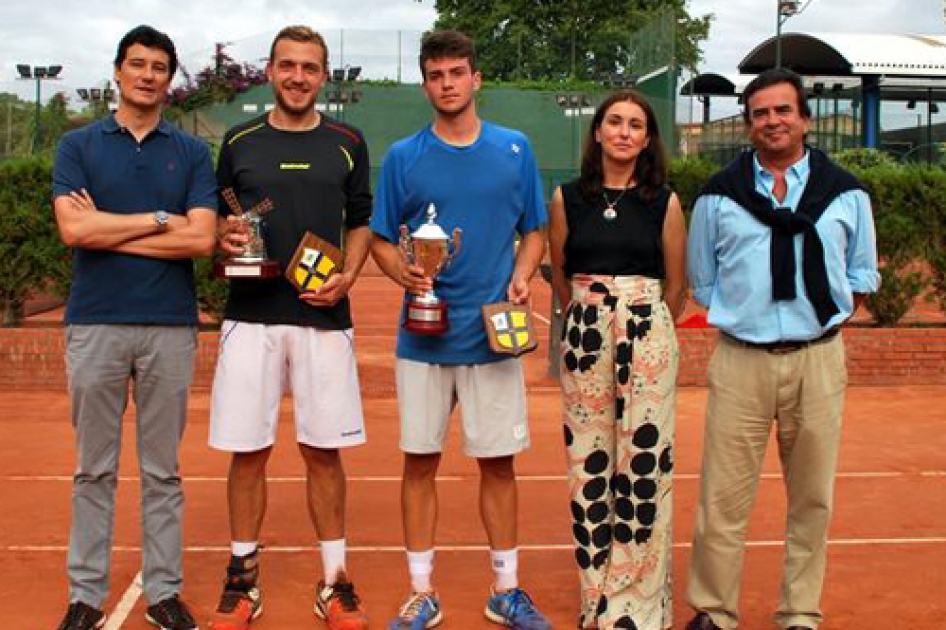 Pedro Martínez Portero se ve superado por el británico Alexander Ward en la final del Futures de Getxo Pedro Martínez Portero se ve superado por el británico Alexander Ward en la final del Futures de Getxo