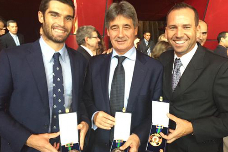 Pablo Andjar y el doctor ngel Ruiz-Cotorro, protagonistas en la ceremonia de la Real Orden del Mrito Deportivo
