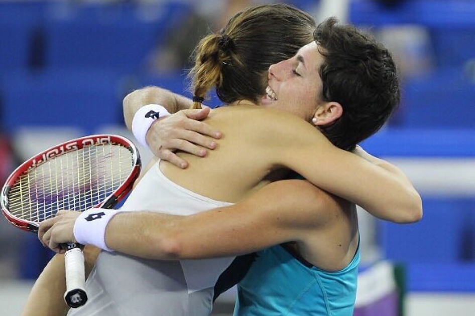 Carla Suárez debuta con victoria en el Masters “B” de Zhuhái donde Medina-Parra juegan el dobles Carla Suárez debuta con victoria en el Masters “B” de Zhuhái donde Medina-Parra juegan el dobles