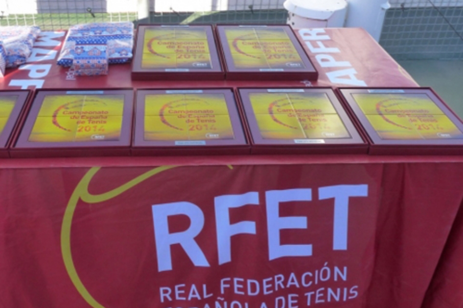 Tommy Robredo y Lourdes Domínguez encabezan la lista del Campeonato de España Mapfre Absoluto Tommy Robredo y Lourdes Domínguez encabezan la lista del Campeonato de España Mapfre Absoluto