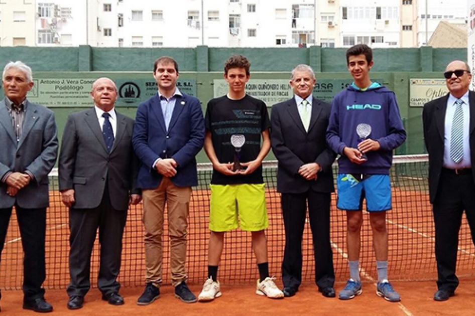 Victorias de Luis Gomar y Carlota Martnez Crez en el torneo Asamblea Regional de Murcia Sub'15