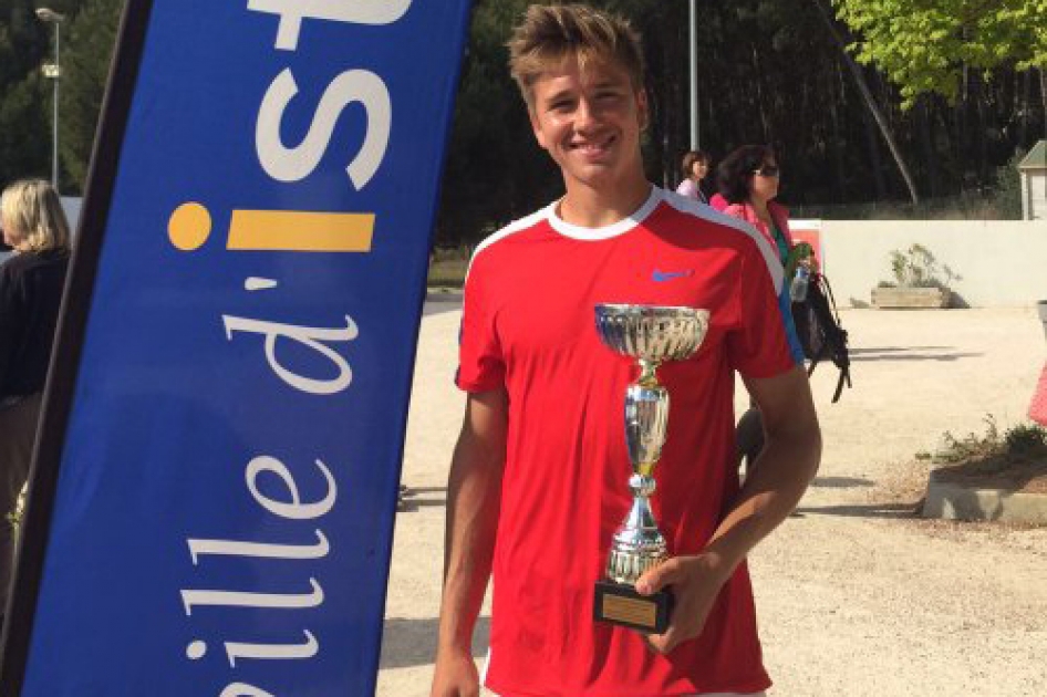 Eduard Güell se impone en el Open de Istres júnior en Francia Eduard Güell se impone en el Open de Istres júnior en Francia