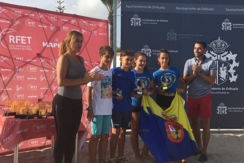 Canarias y Melilla dominan en las pruebas juveniles, sub13 y sub16, del Campeonato de España de Tenis Playa en Orihuela Canarias y Melilla dominan en las pruebas juveniles, sub13 y sub16, del Campeonato de España de Tenis Playa en Orihuela
