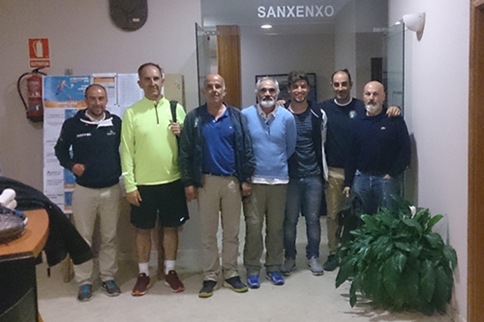 Árbitros desde la ronda de cuartos de final en el torneo internacional Sub’16 celebrado en Sanxenxo Árbitros desde la ronda de cuartos de final en el torneo internacional Sub’16 celebrado en Sanxenxo