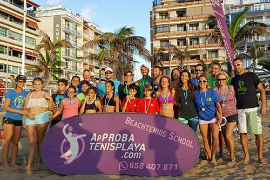 Hernández-Medina y Santana-Farías ganan el sexto internacional de tenis playa en Gran Canaria Hernández-Medina y Santana-Farías ganan el sexto internacional de tenis playa en Gran Canaria