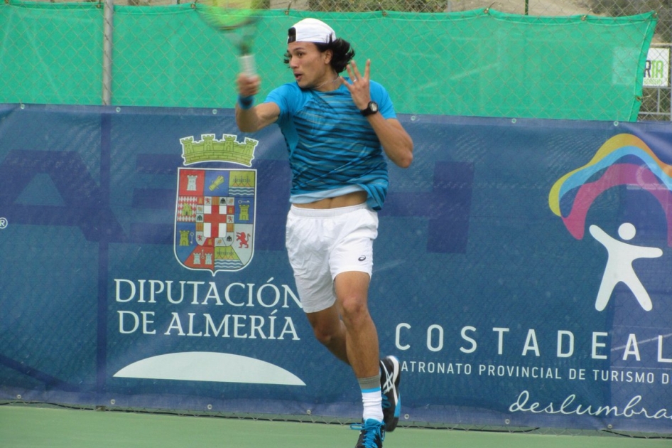 Roberto Ortega cede ante el japonés Akira Santillan la final del último Futures del año en Almería Roberto Ortega cede ante el japonés Akira Santillan la final del último Futures del año en Almería