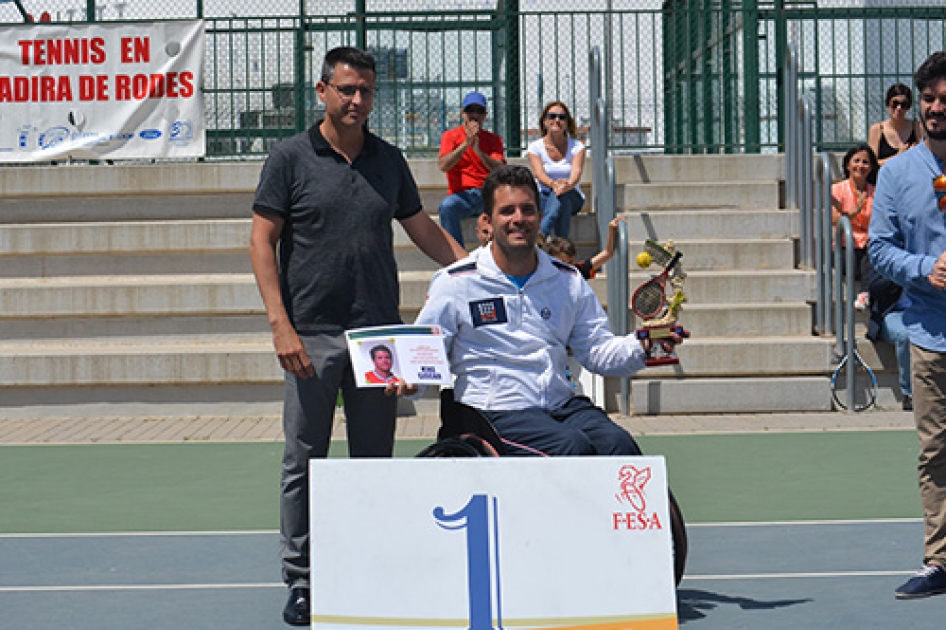 Enrique Siscar se lleva el primer abierto nacional de tenis en silla del ao en Almussafes 