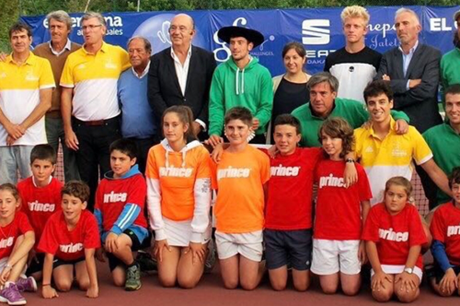 Roberto Ortega se pone la txapela en Bakio tras superar en la final a Alejandro Davidovich Roberto Ortega se pone la txapela en Bakio tras superar en la final a Alejandro Davidovich